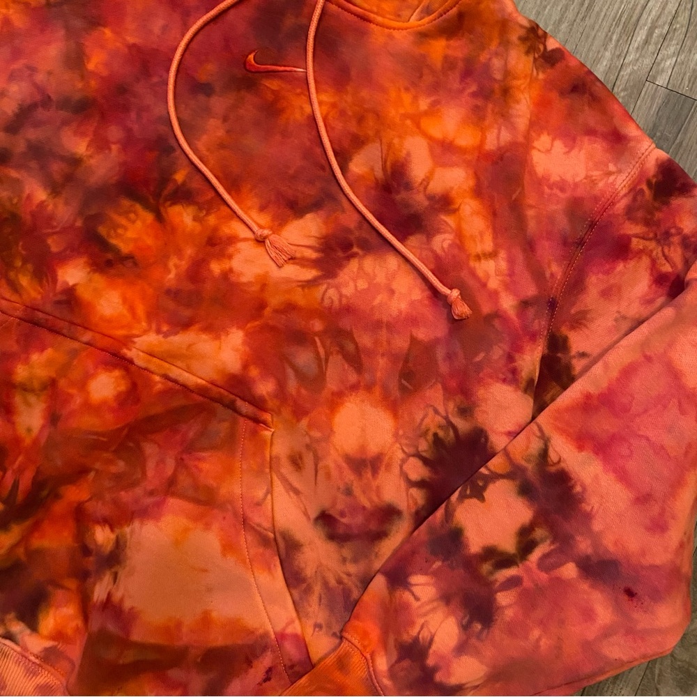 🔥NEW🔥 CUSTOM NIKE TIE DYE WMNS HOODIE - Picture 3 of 8